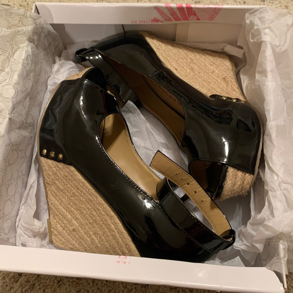 Chinese Laundry Wedges